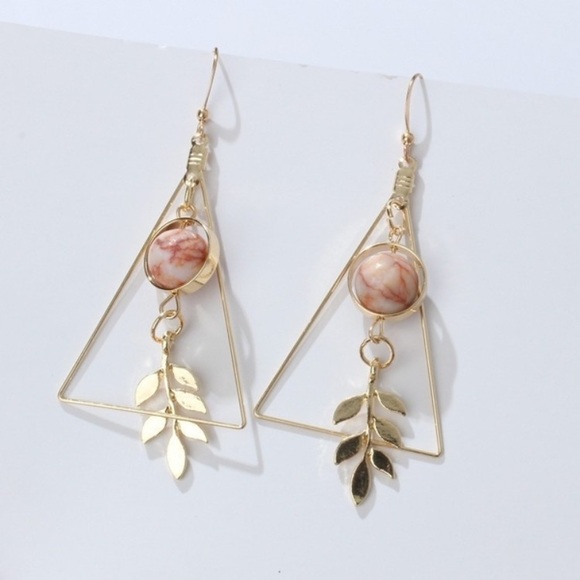 Jewelry - Pink & Gold Geometric Triangle Earrings